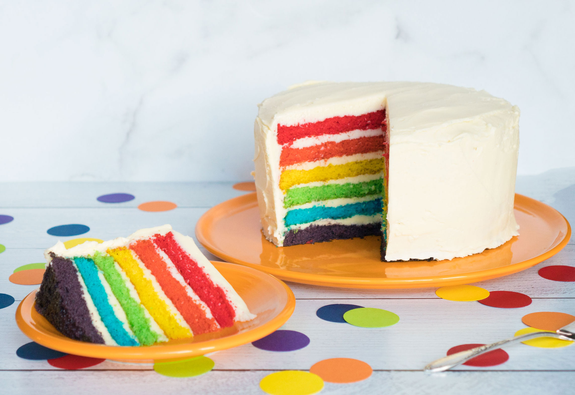 How to Ice a Rainbow Cake | LoveCrafts